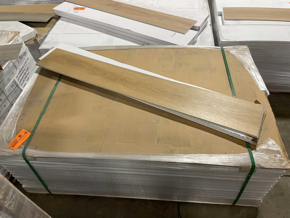 (47) CTNS WATERPROOF Vinyl Click Flooring Planks (B)
