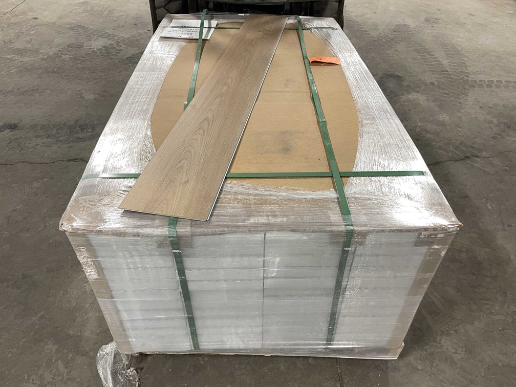 (48) CTNS WATERPROOF Vinyl Click Flooring Planks (B)