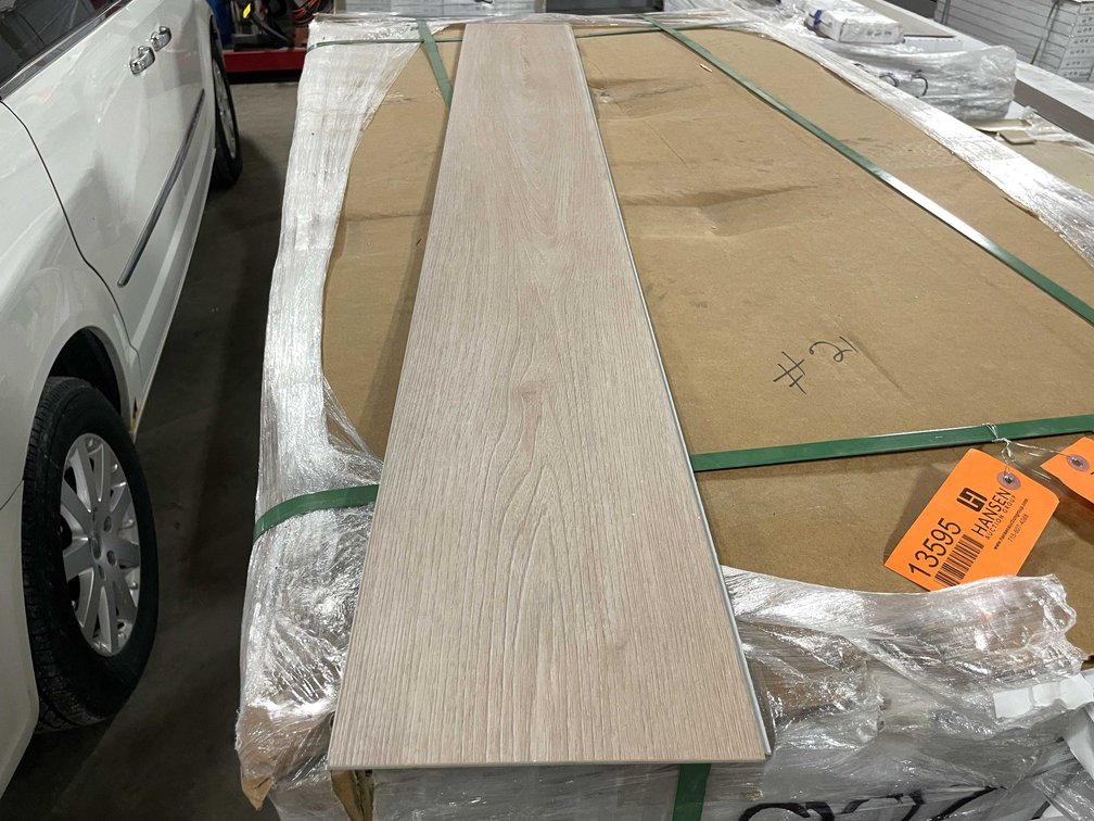 (48) CTNS WATERPROOF Vinyl Click Flooring Planks (B)