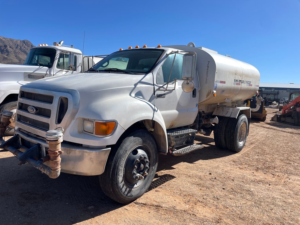2006 Ford F-750 Truck (Has NM Title)