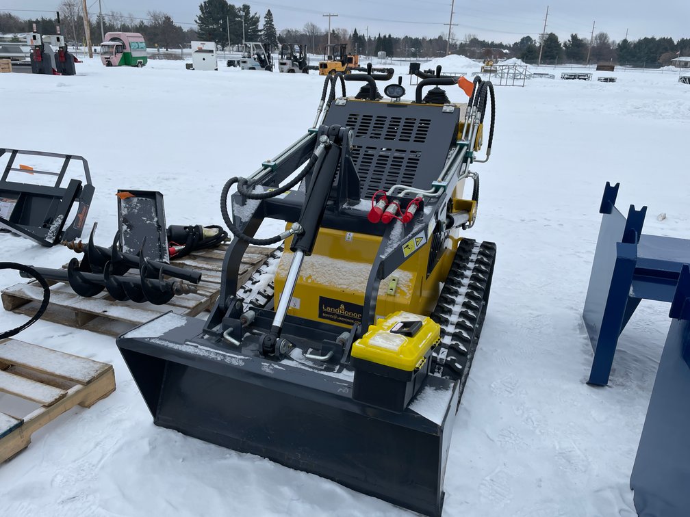 Land Honor Mini Skid Steer Loader (Mosinee, WI)