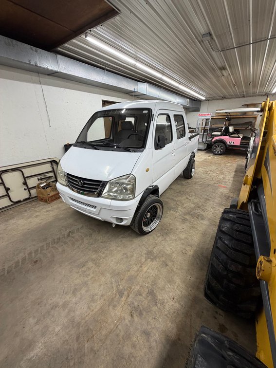 2011 Vantager 2x4 Truck (Clintonville, WI) (Has WI Title)