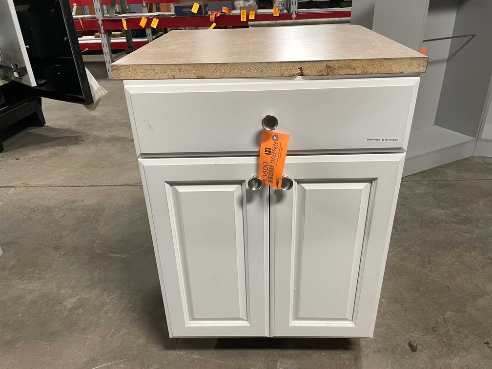 Cabinet (D)