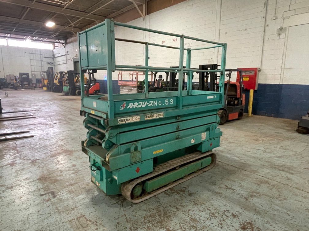 Airman ENCL06 Electric Track Scissor Lift