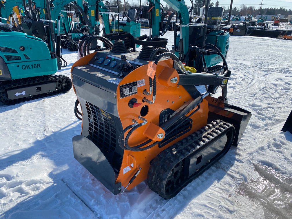 Landhonor Mini Skid Steer Loader