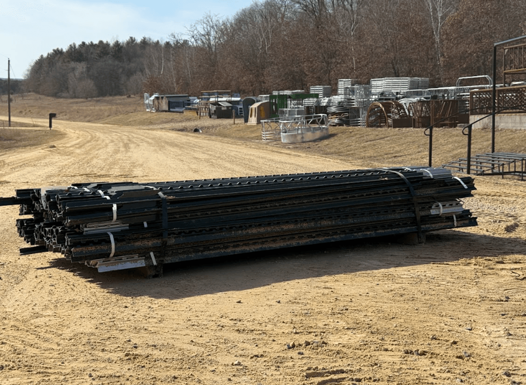 (50) 8' T-Posts