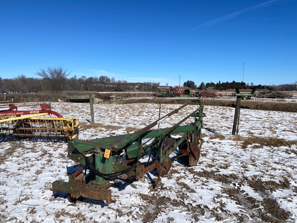 Oliver 565 (4) Bottom Plow