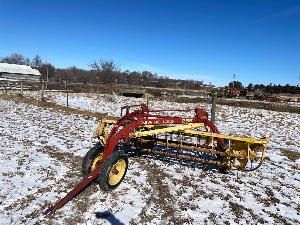 New Holland 258 (5) Bar Hay Rake