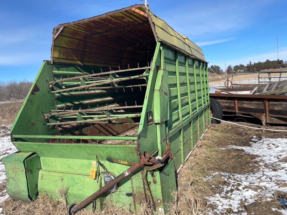 John Deere 716A Chopper Box