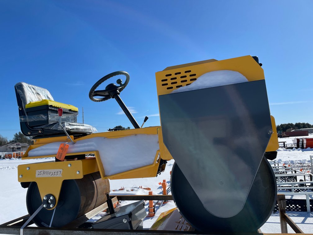 MMS 850 Ride-On Road Roller