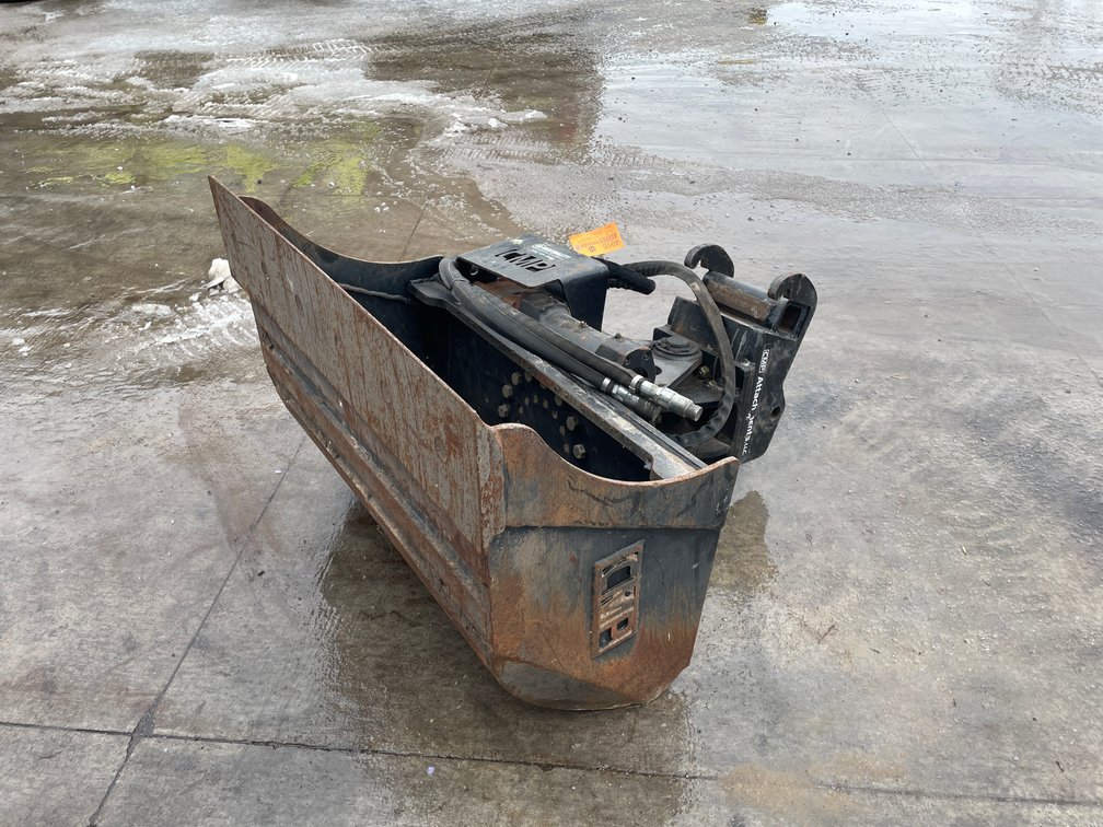CMP 36" Excavator Angle Bucket