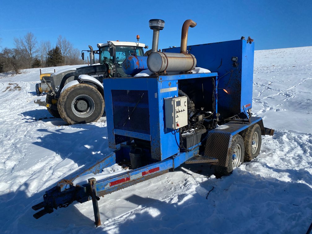 IH 466 Powered Booster Pump Trailer (West Salem, WI)