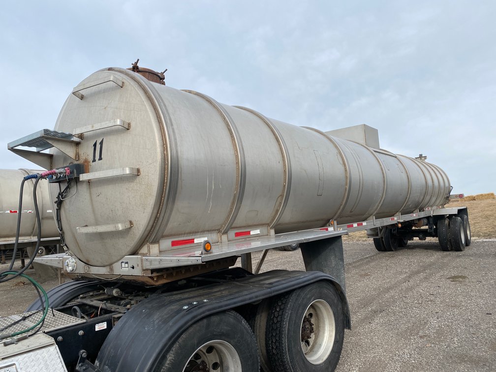 2012 Northern 8,500 Gallon Semi Manure Tanker (Has WI Title) (Waupun, WI)