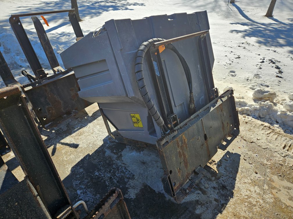 Boss Quick Cube Skid Steer Mount Salt Spreader (1) Attachment & (2) Cubes