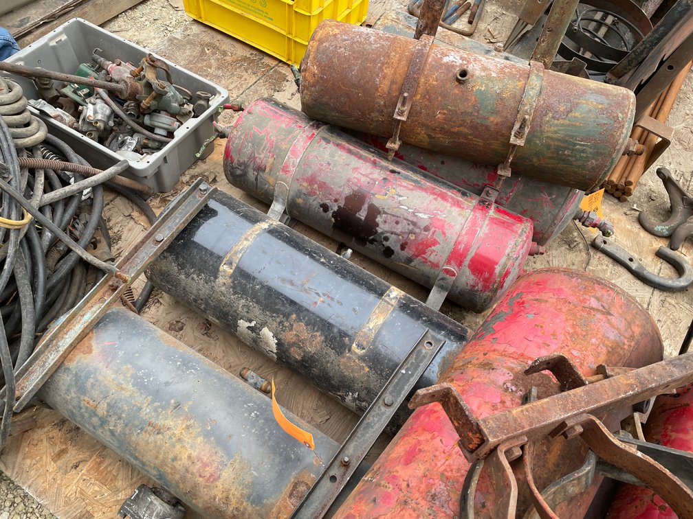 (6) Air Tanks