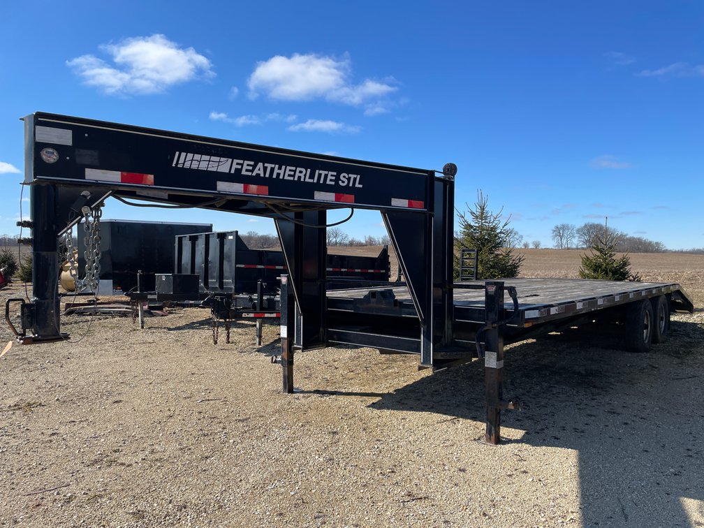 2006 Featherlite STL Gooseneck Trailer (Title in Delay)