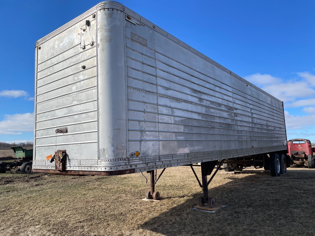 Aeroliner Tandem Axle Storage Van Trailer (No Title, for Parts)