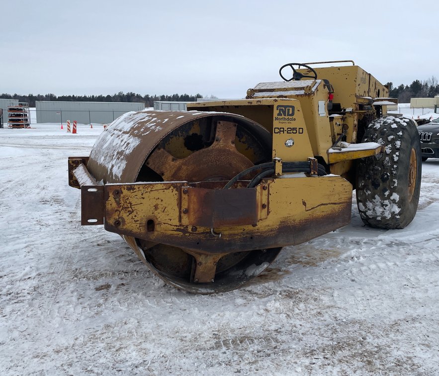 Vibro-Plus Cat 3208 Roller *** Non-runner***