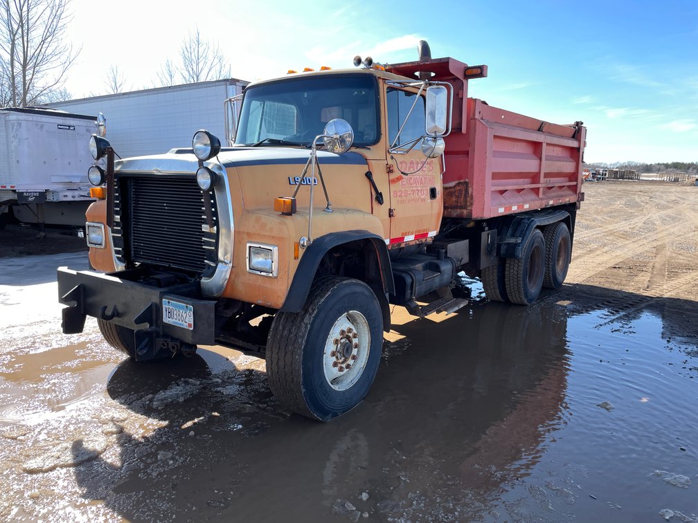 1996 Ford L9000 Dump Truck **Must Be Trailered** (Has MN Title)