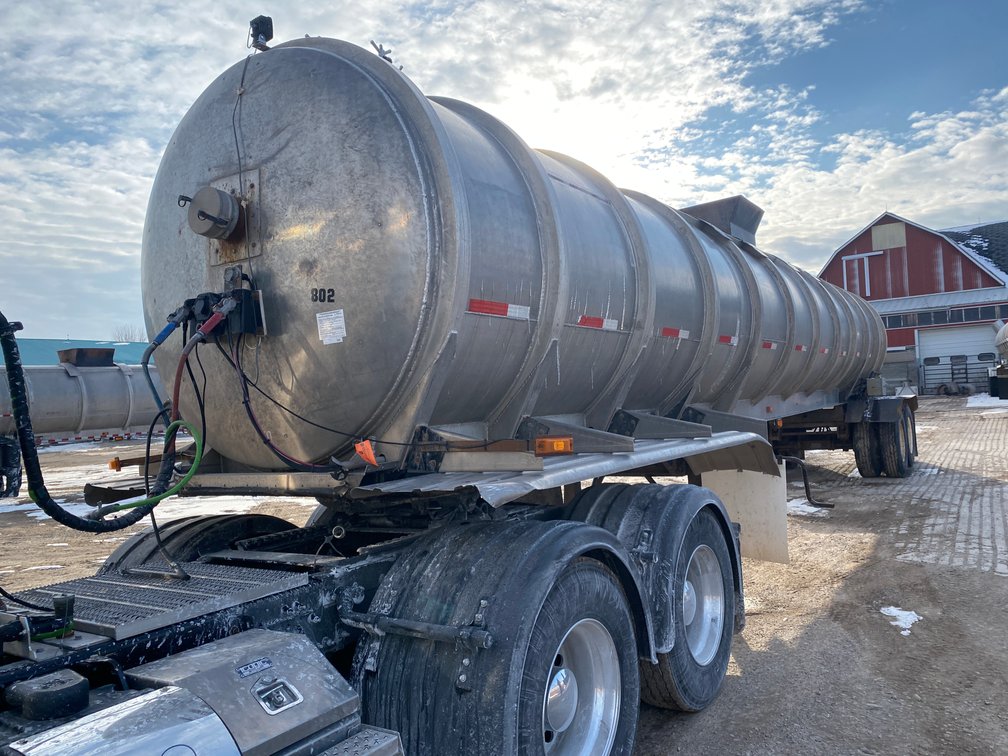 1980 Pullman Trailmobile 7500 Gallon Manure Tanker (Has WI Title) (Freedom, WI)