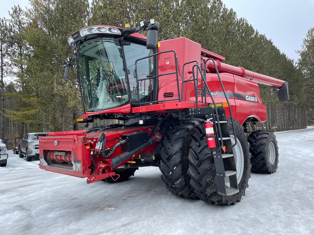 2017 Case IH 7240 AWD Combine (Bonduel, WI)
