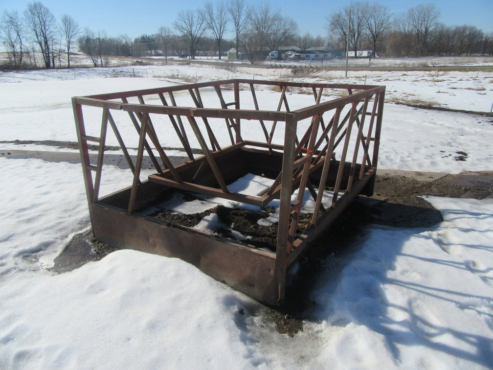 PMC 500 Round Bale Feeder