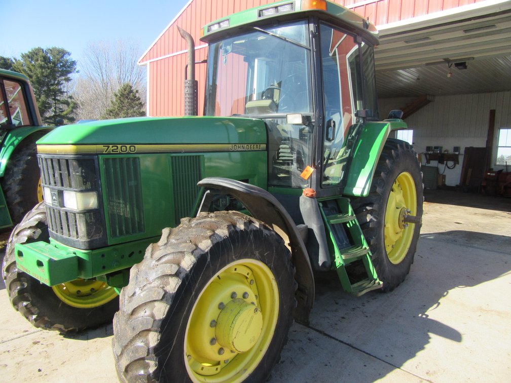 1996 John Deere 7200