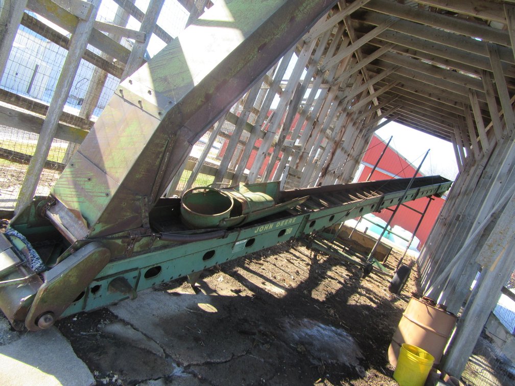 John Deere 350 Elevator