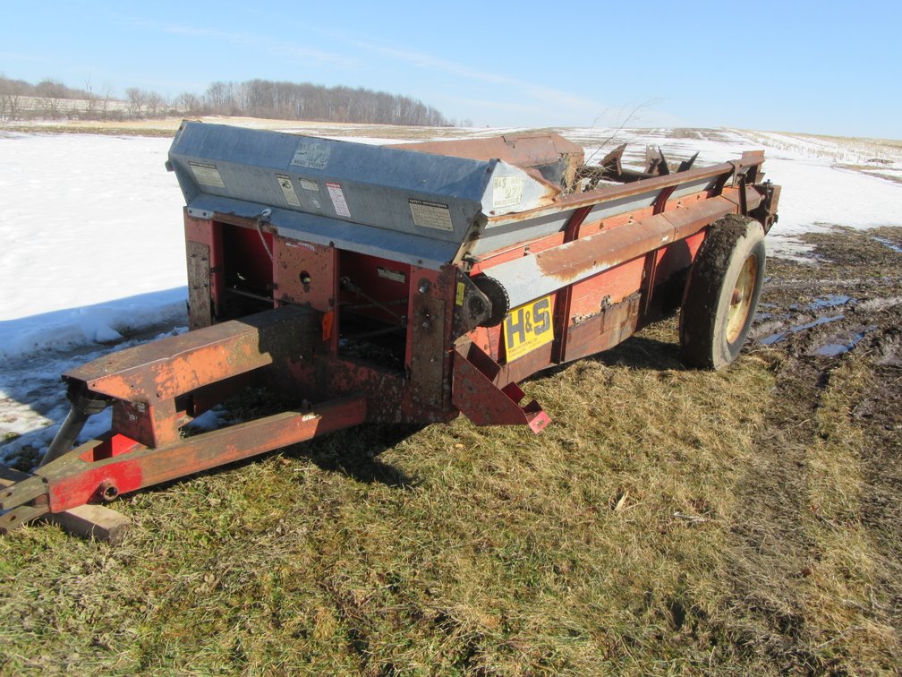 H&S 270 Manure Spreader
