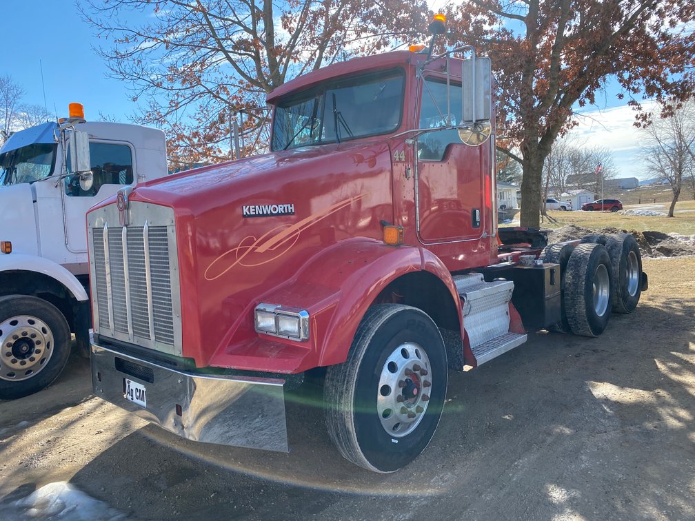 2006 Kenworth T800 Semi Tractor (Has WI Title) (North Freedom, WI)