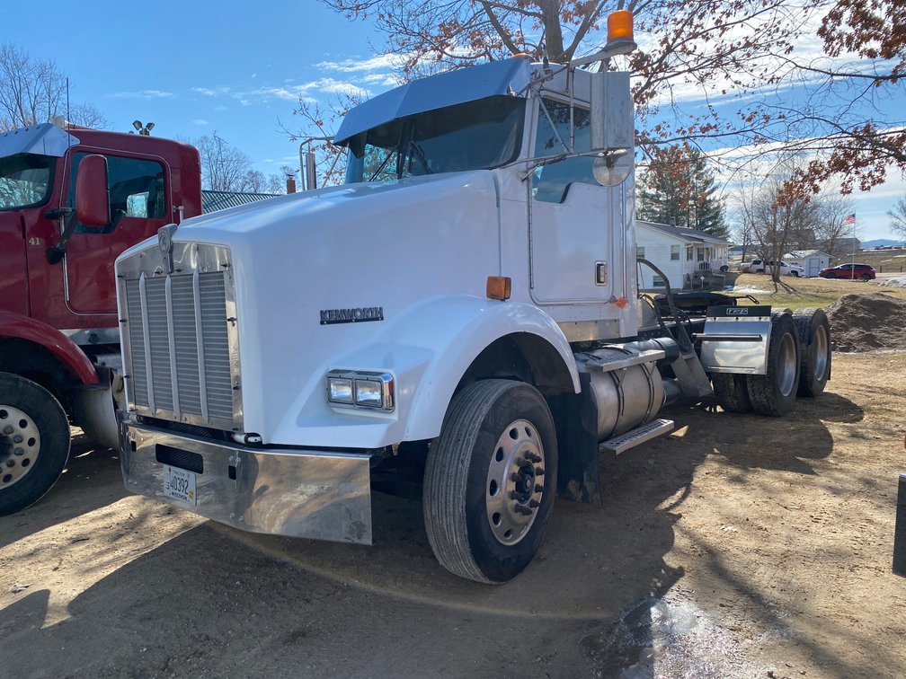 1998 Kenworth T800 Semi Tractor (Has WI Title) (North Freedom, WI)