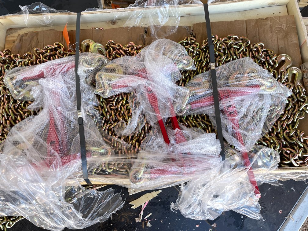 Unused 2025 Landhonor Ratchet Chains and Binders