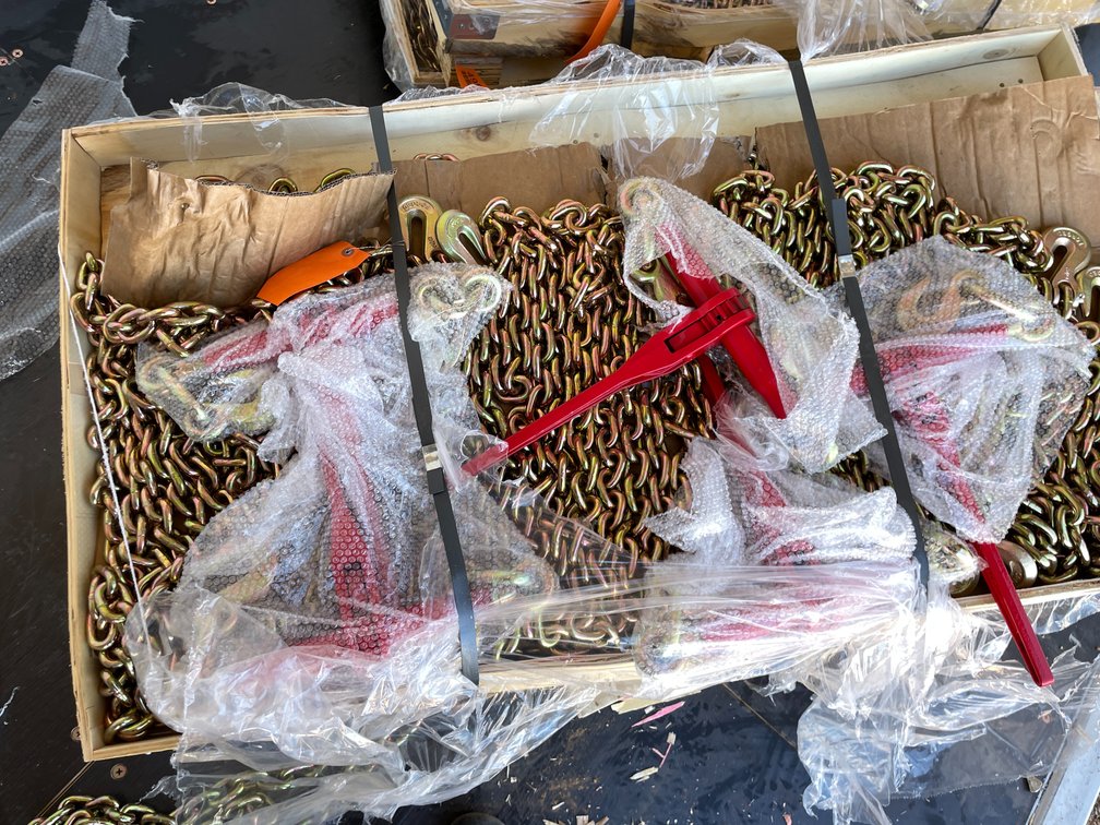Unused 2025 Landhonor Ratchet Chains and Binders