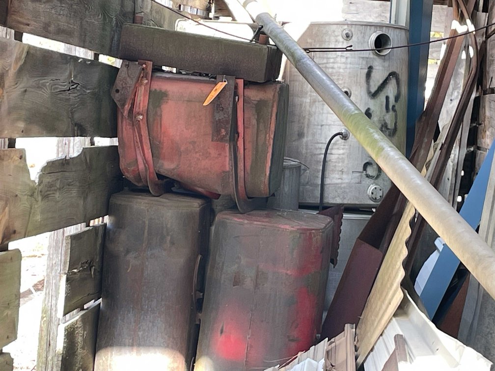 (9) Fuel Tanks