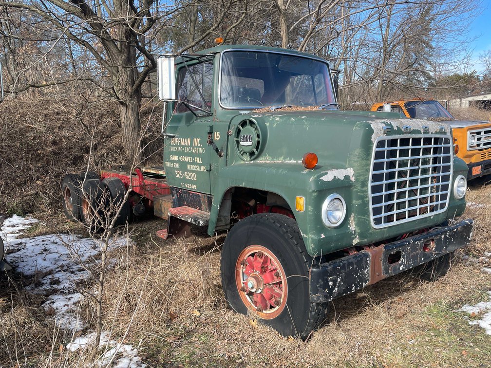 Ford 900 Tractor (No Title, For Parts)