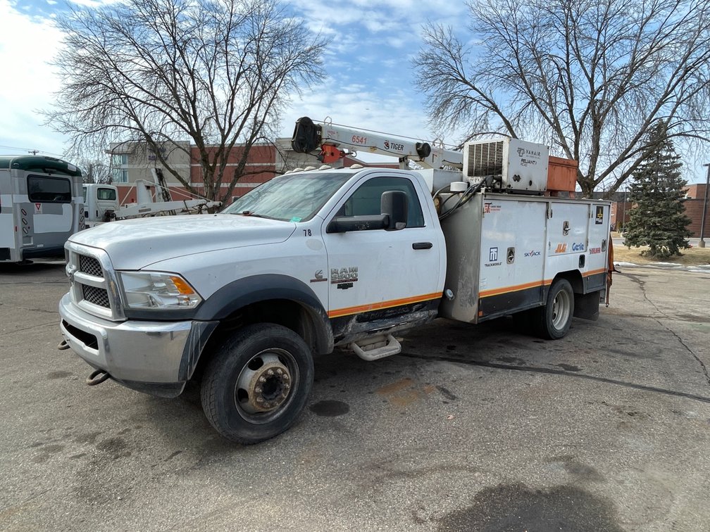 2017 Dodge Ram 5500 Cummins Diesel 4x4 Service Truck (Has MN Title)