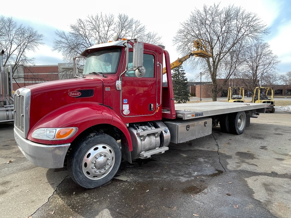 2018 Peterbilt 337 Rollback Truck (Has MN Title)