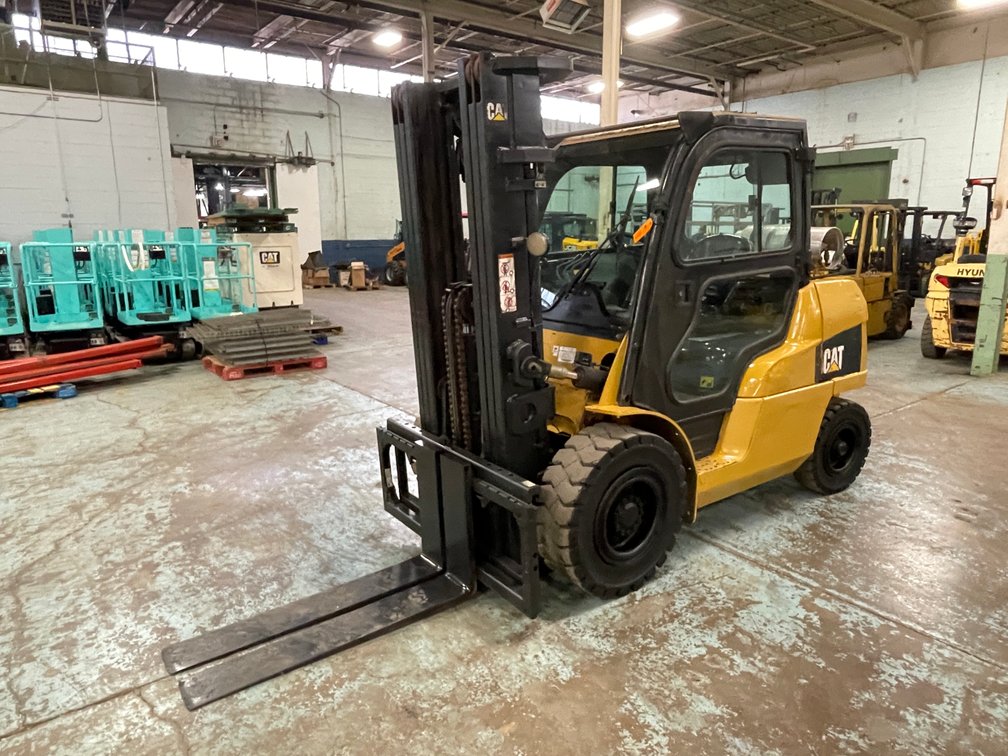 2012 Caterpillar P10000 Propane Forklift