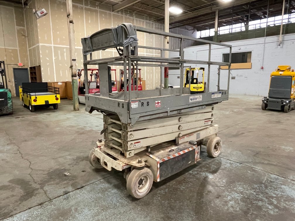 Terex TS26 Electric Scissor Lift