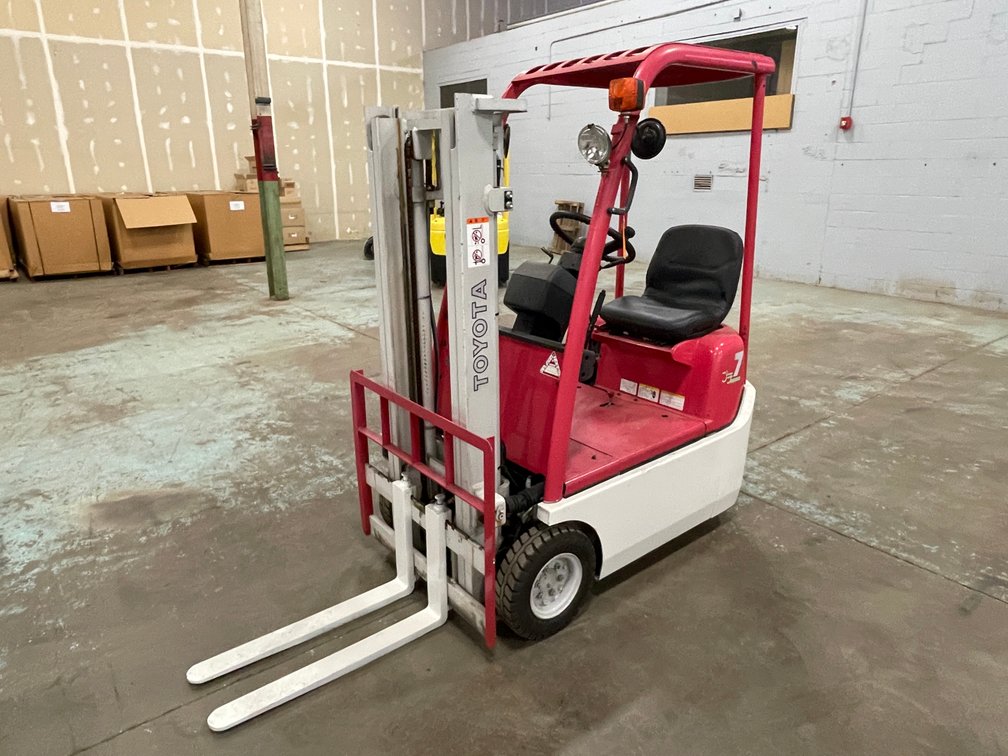 Toyota 7 Runner Electric Forklift