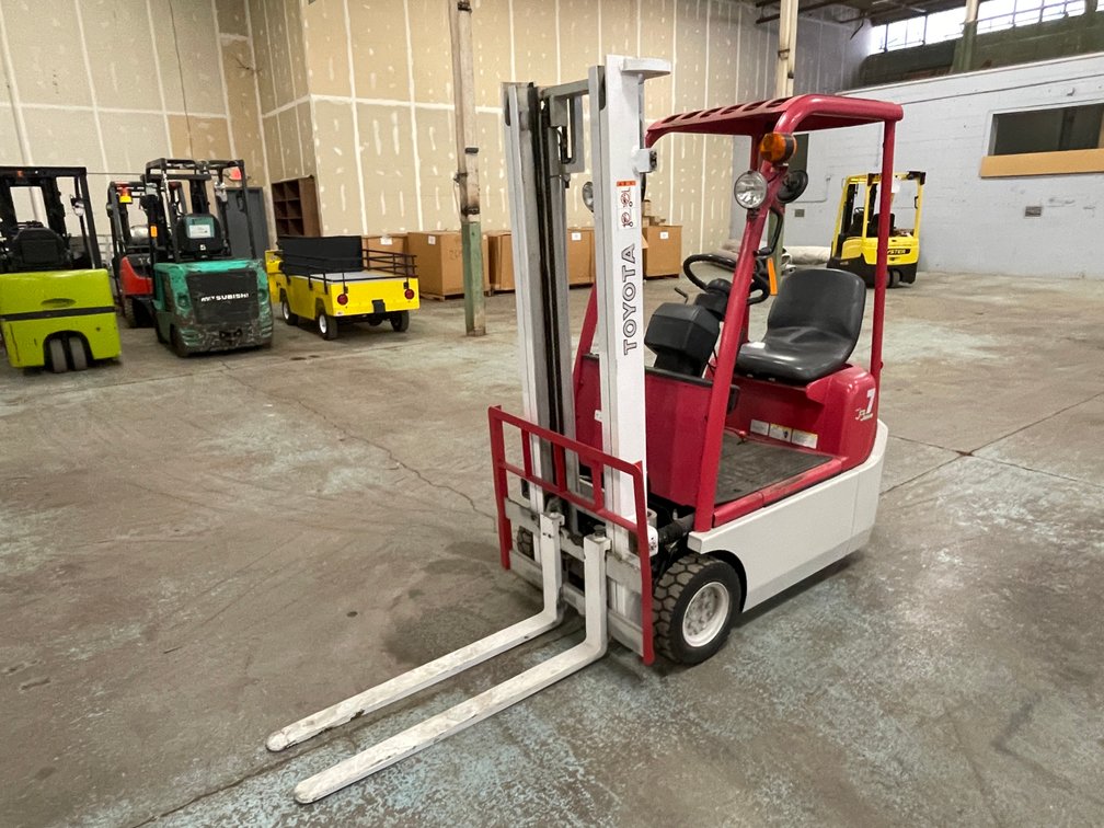 Toyota 7 Runner Electric Forklift