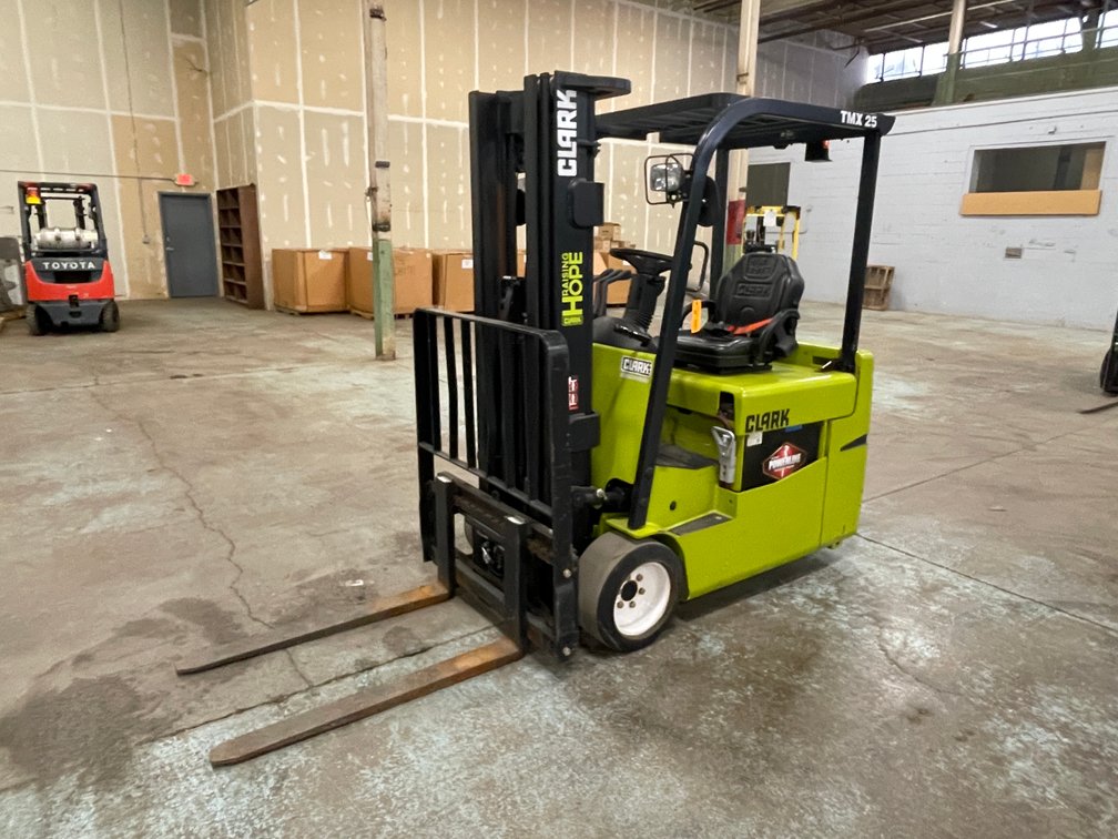 Clark TMX25 Electric Forklift