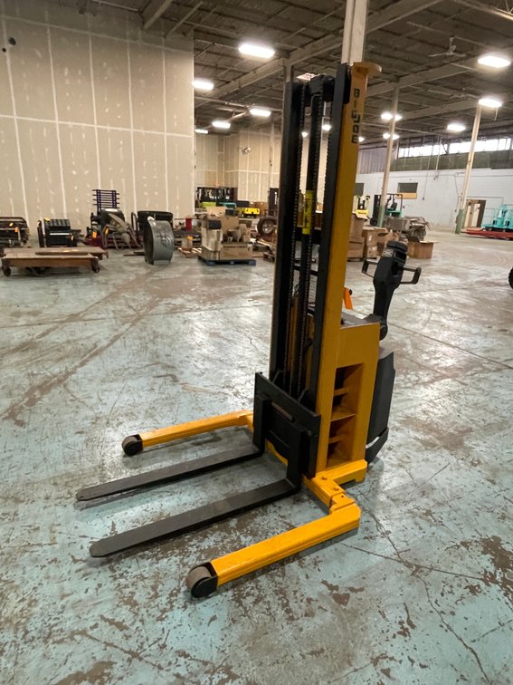 Big Joe PDI 20 Walk Behind Stacker