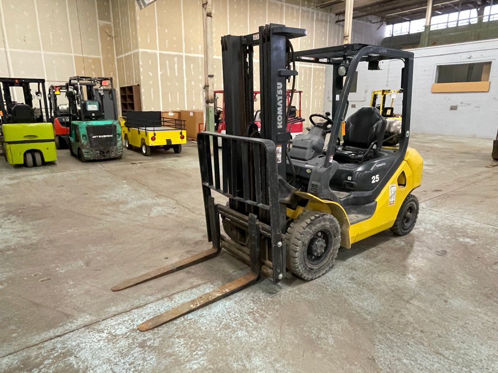2015 Komatsu 25 Propane Forklift