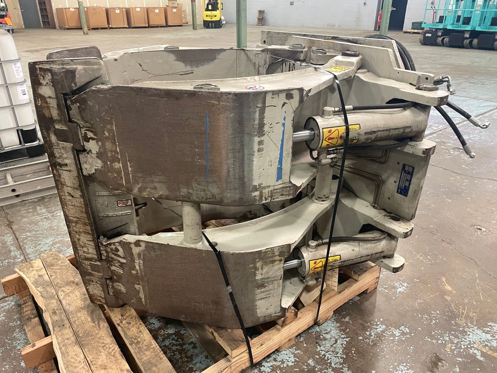 Cascade Forklift Attach Roll Clamp
