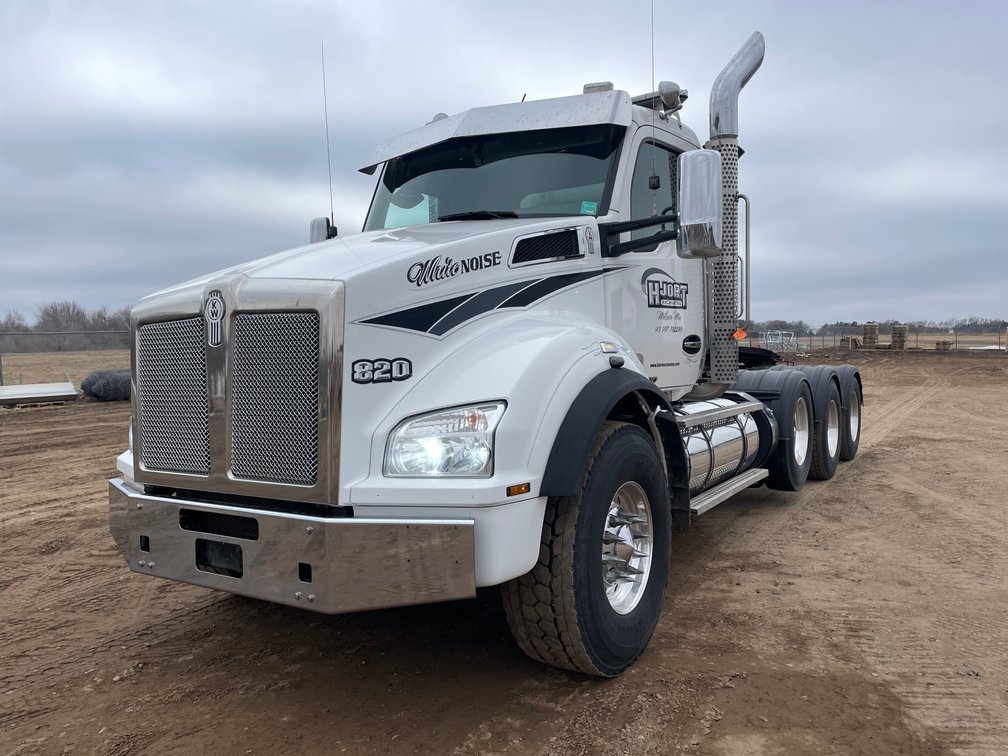 2019 Kenworth T880 Heavy Haul Truck Tractor (Has MN Title in Delay)