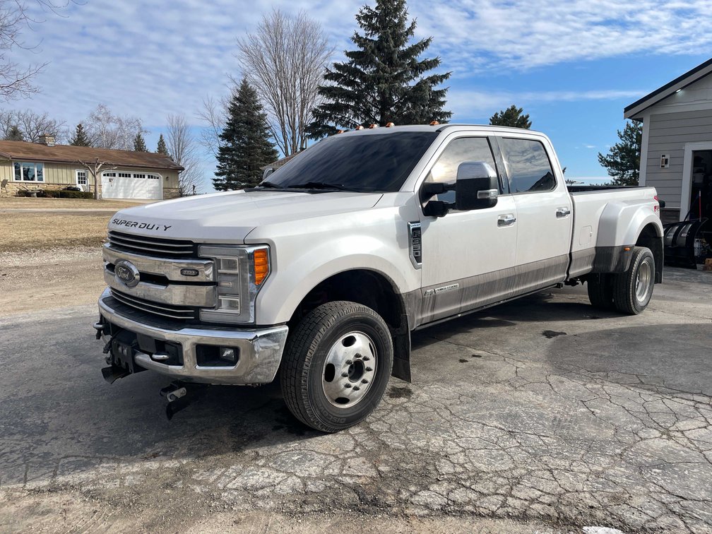 2017 Ford Super Duty Pick Up (Title in Delay)