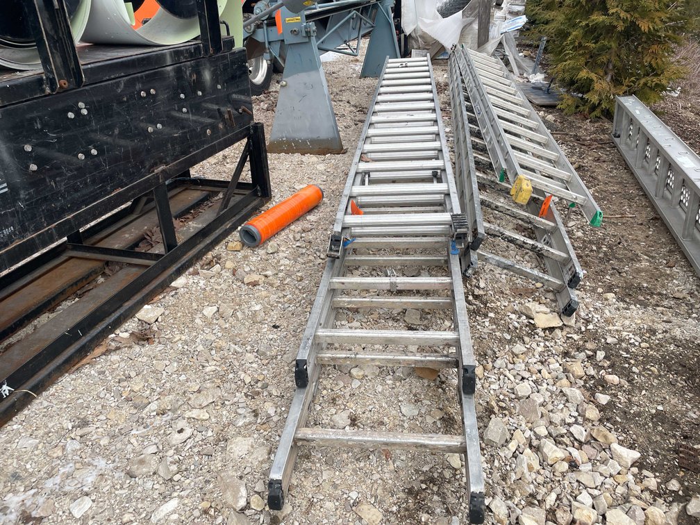 (2) Aluminum Extension Ladders