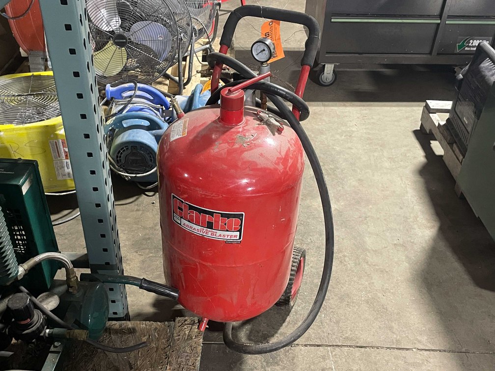Clarke 20 Gallon Abrasive Blaster Tank