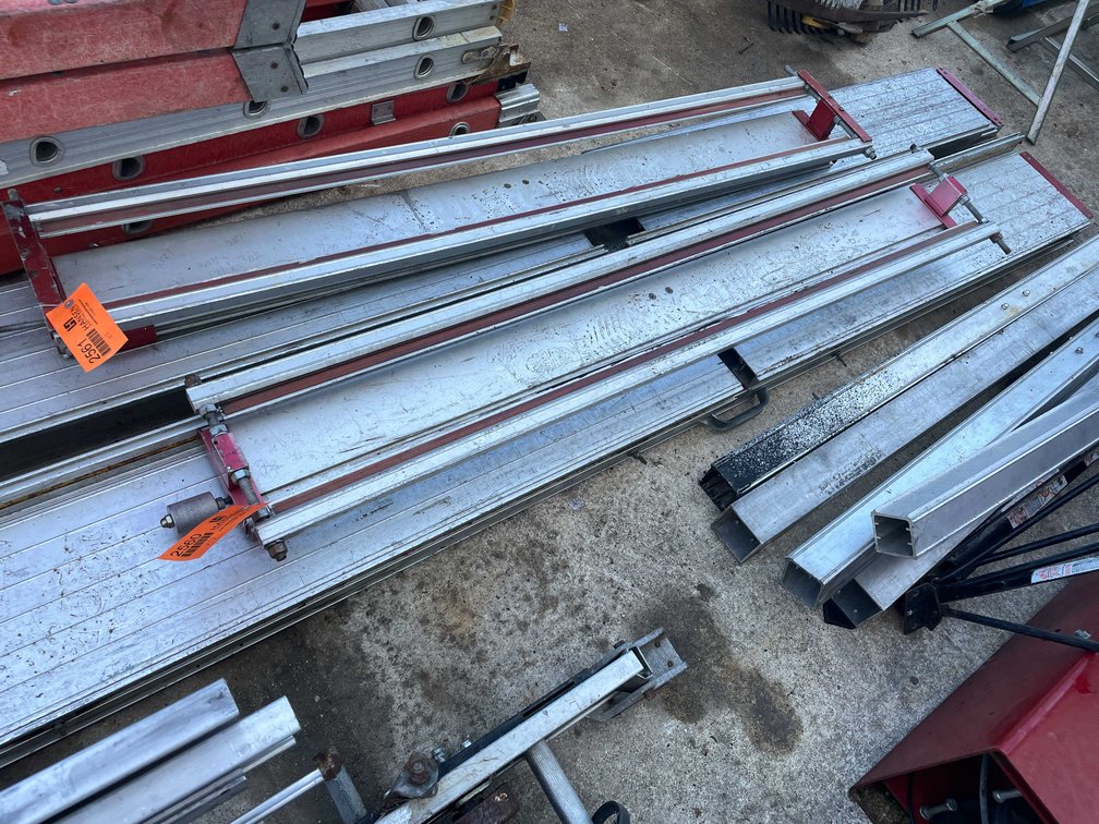 Van Mark Siding Cutting Table